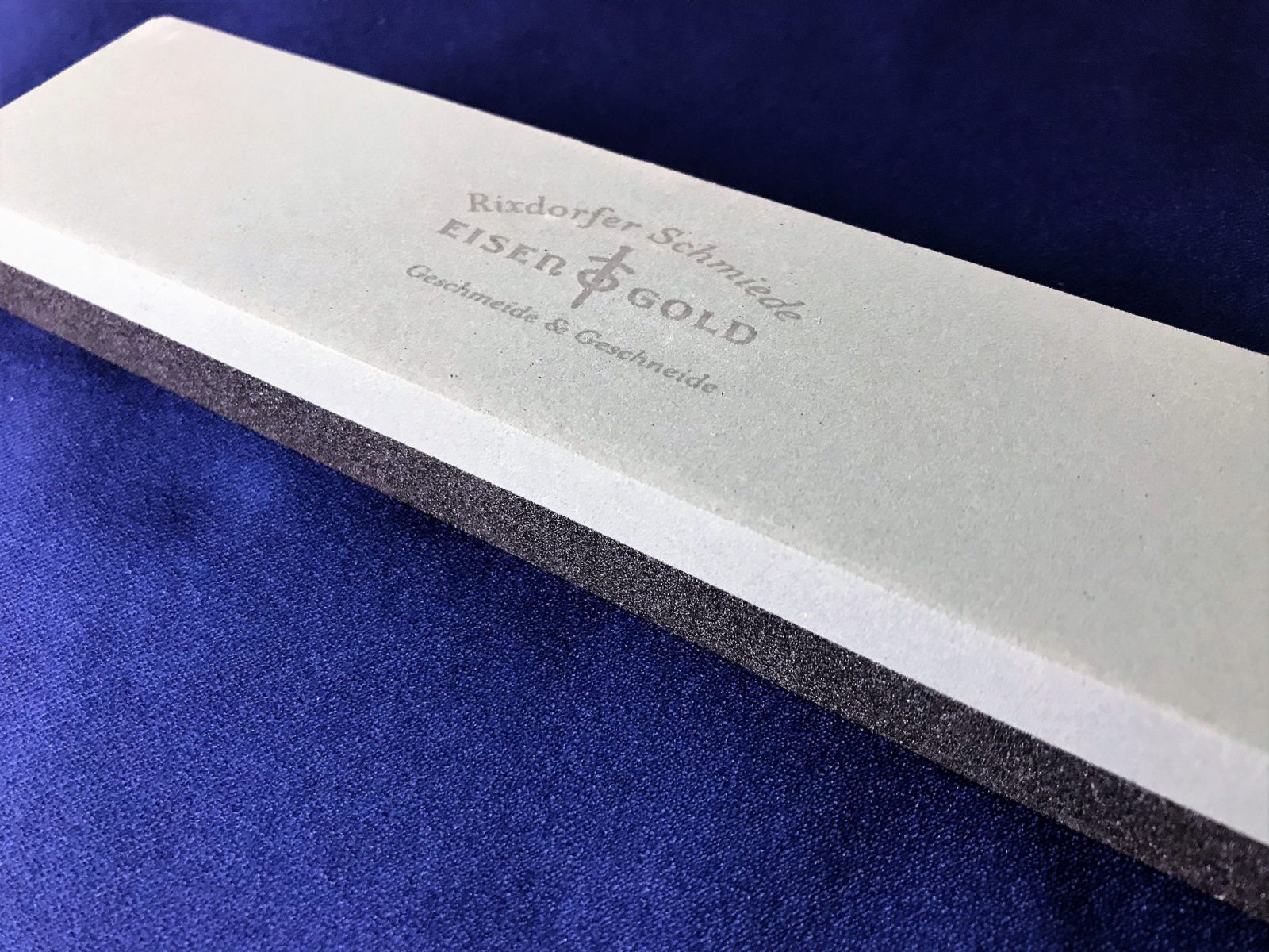 der zweiseitige Schleifstein oder Abziehstein